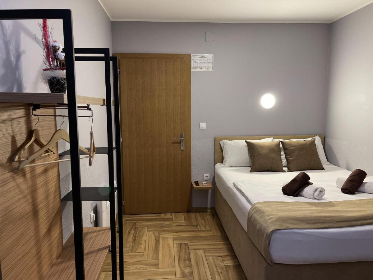 Garni Ideal Zrenjanin Esterno foto